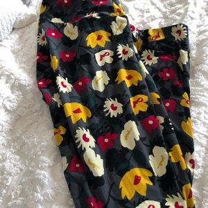 Lularoe Tall & Curvy Leggins